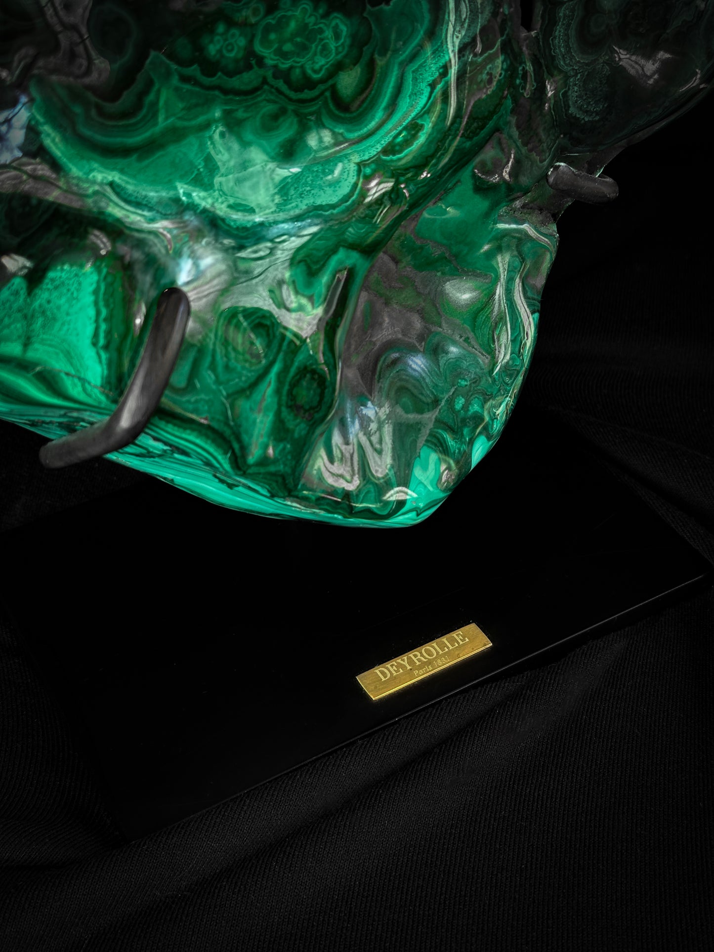 Malachite soclée