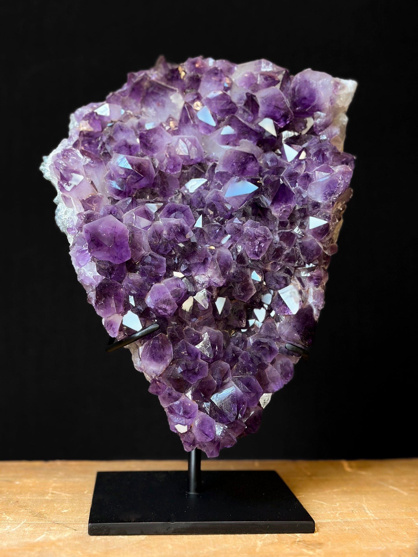 Améthyste sur socle en acier