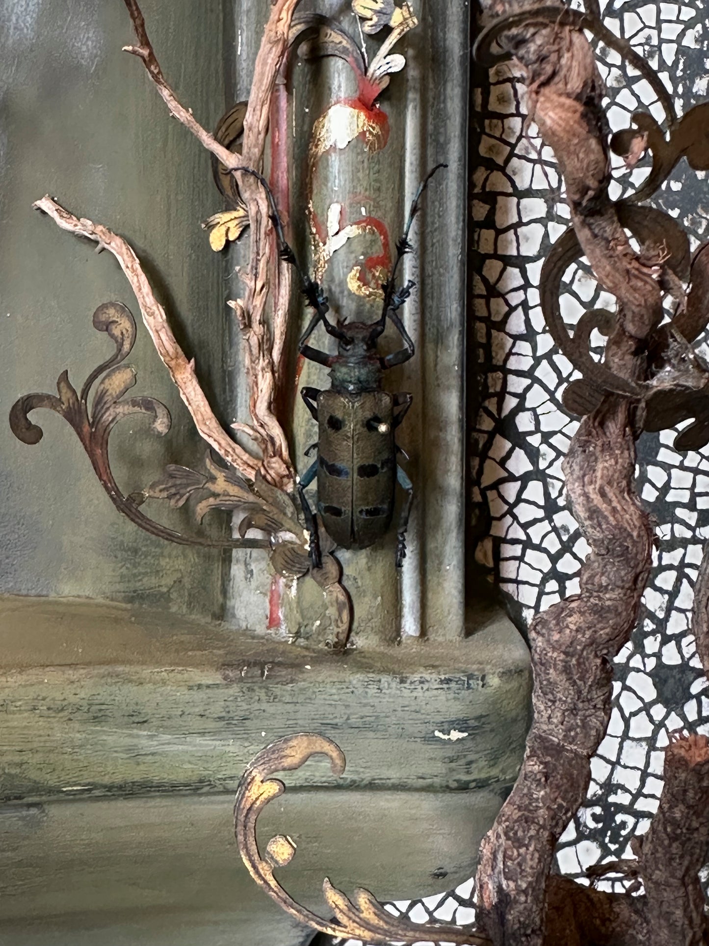 The Vase and the Bird