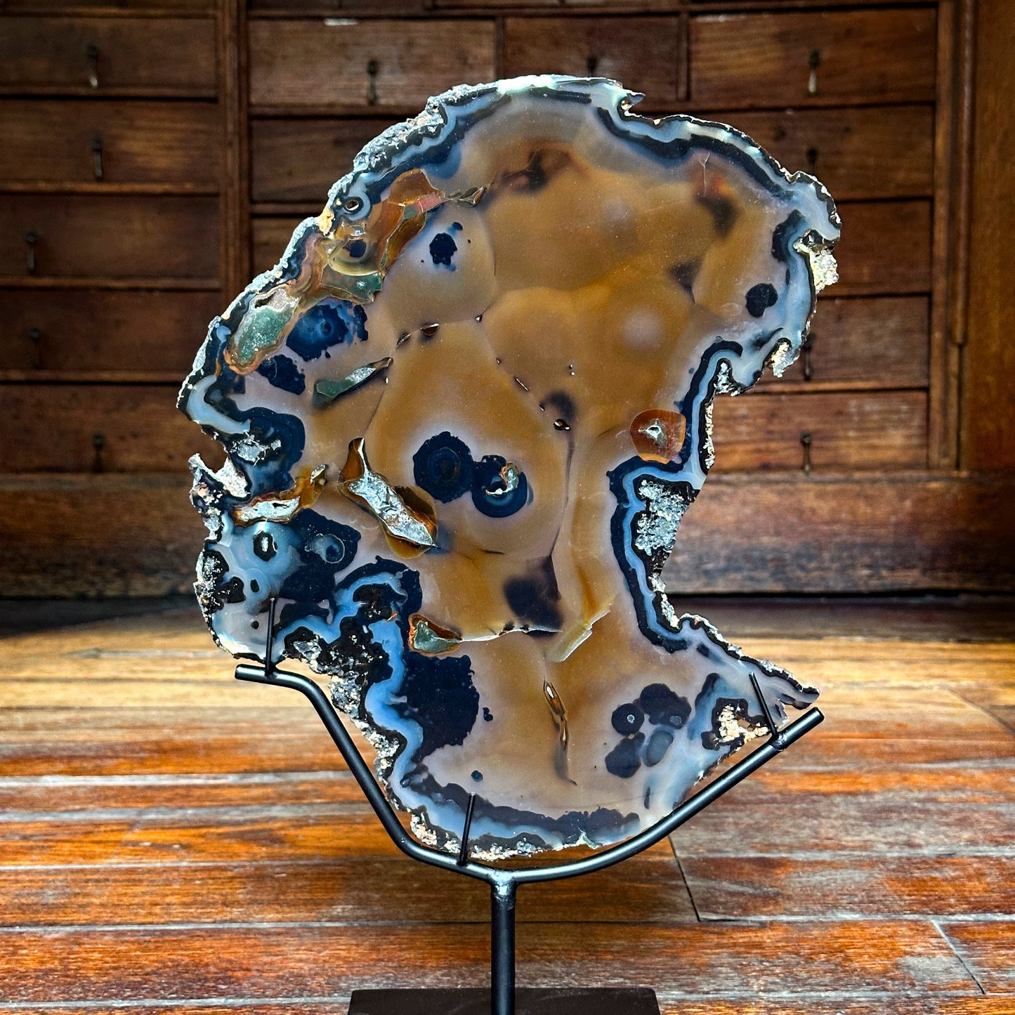Tranche d'agate sur socle acier