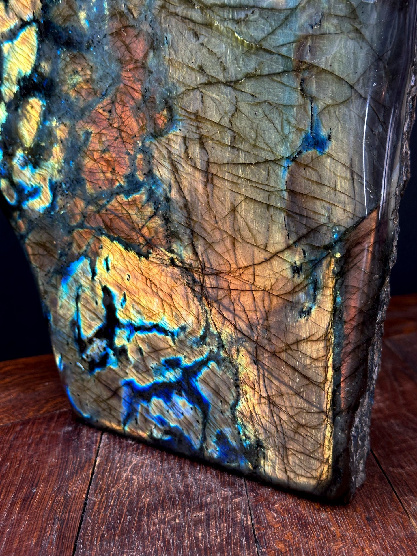 Grand bloc de Labradorite semi-poli