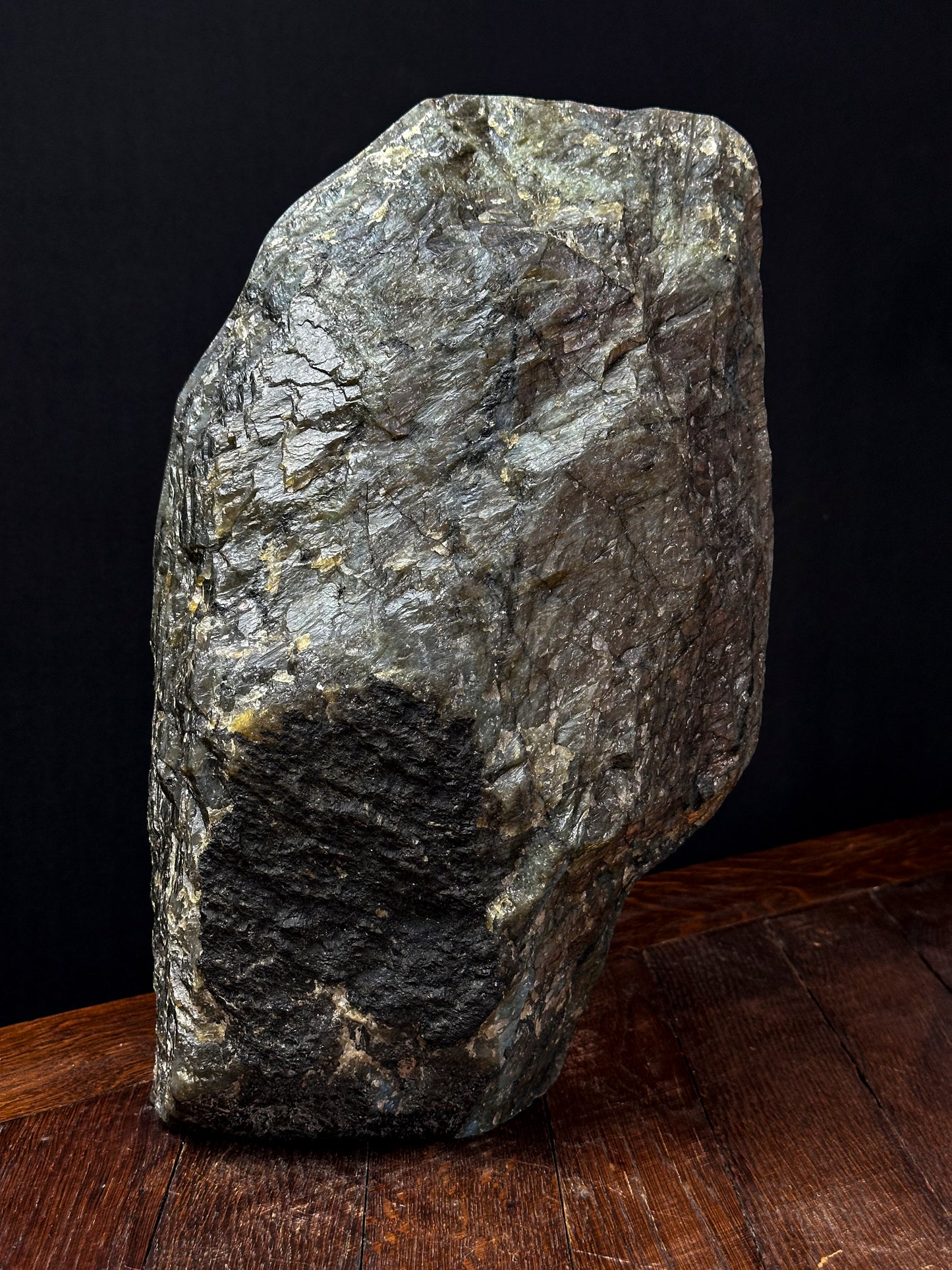 Grand bloc de Labradorite semi-poli