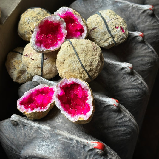 Géode blanche Quartz Irisé Rose