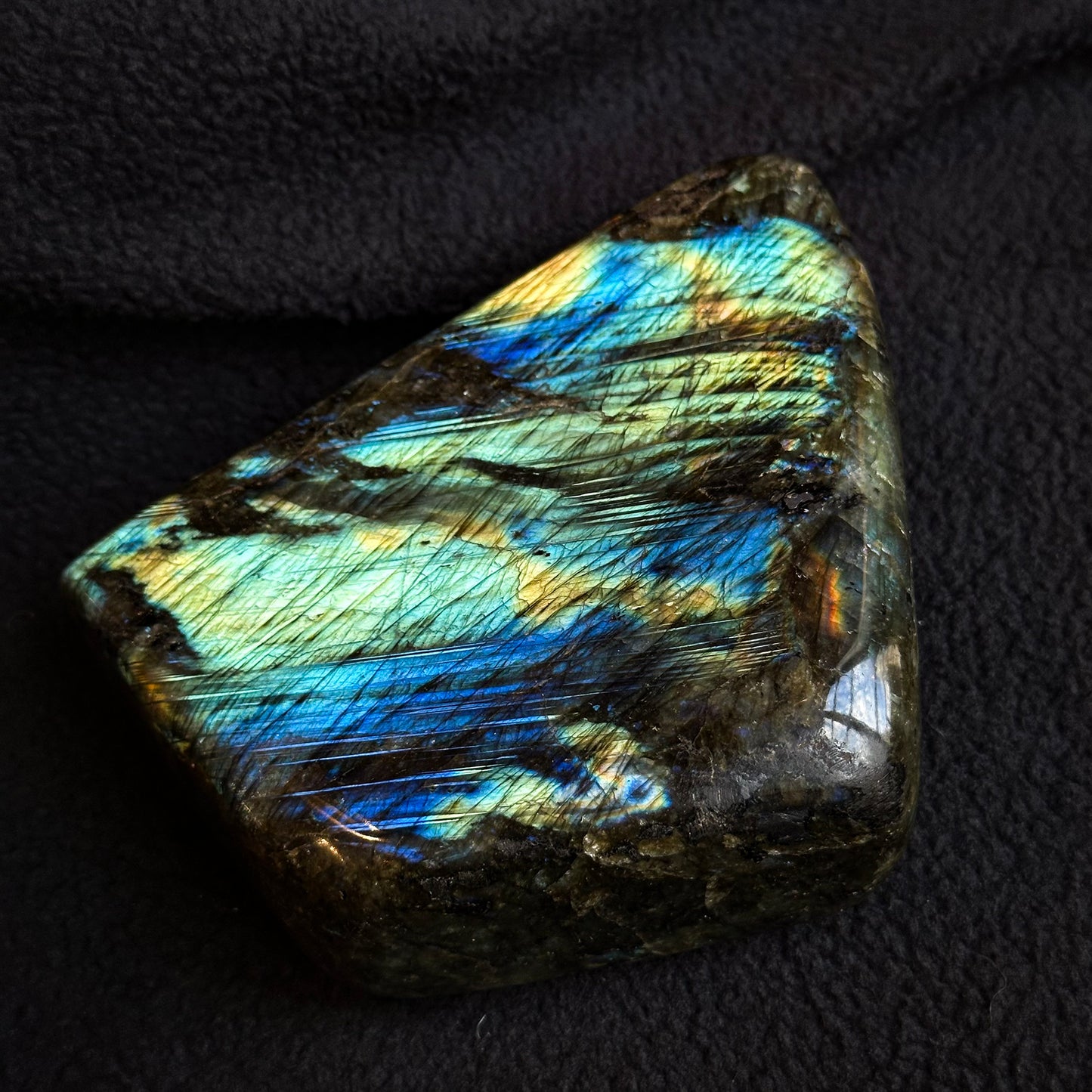 Labradorite free form