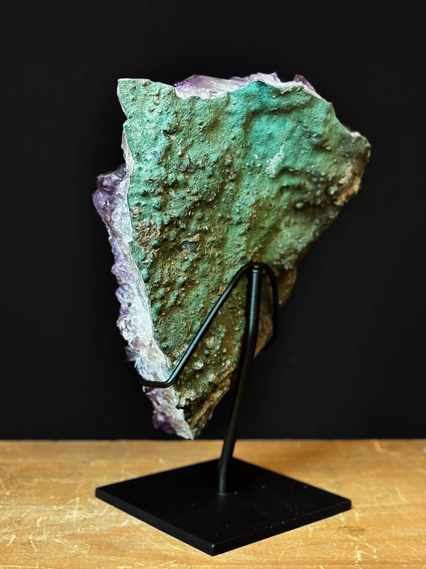 Améthyste sur socle en acier