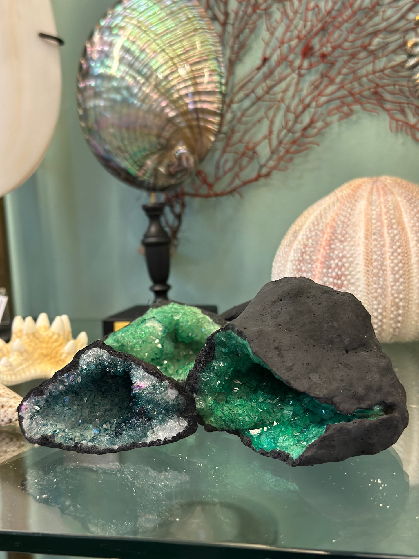 Géode de quartz irisé vert
