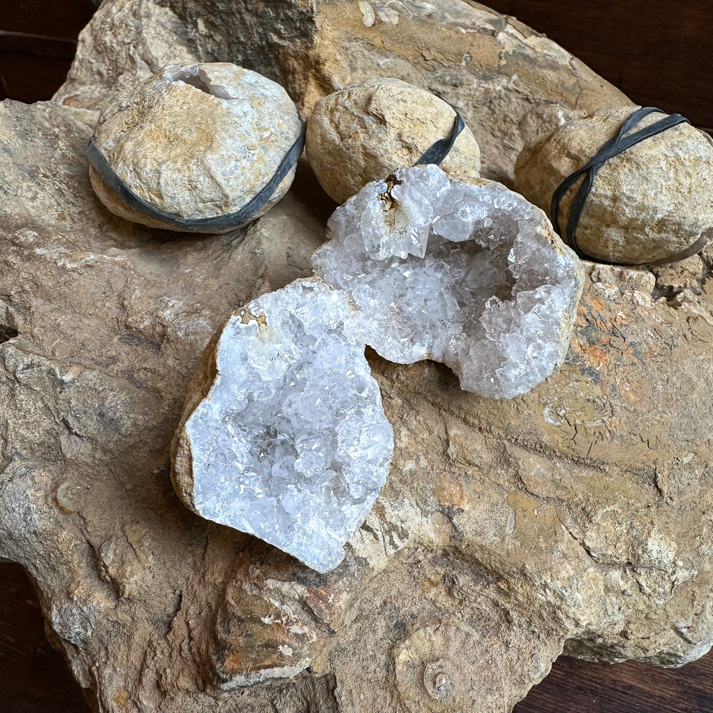 White Quartz Geode Size M